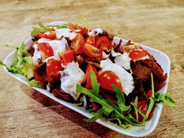 SAŁATKA Z kebabem drobiowym